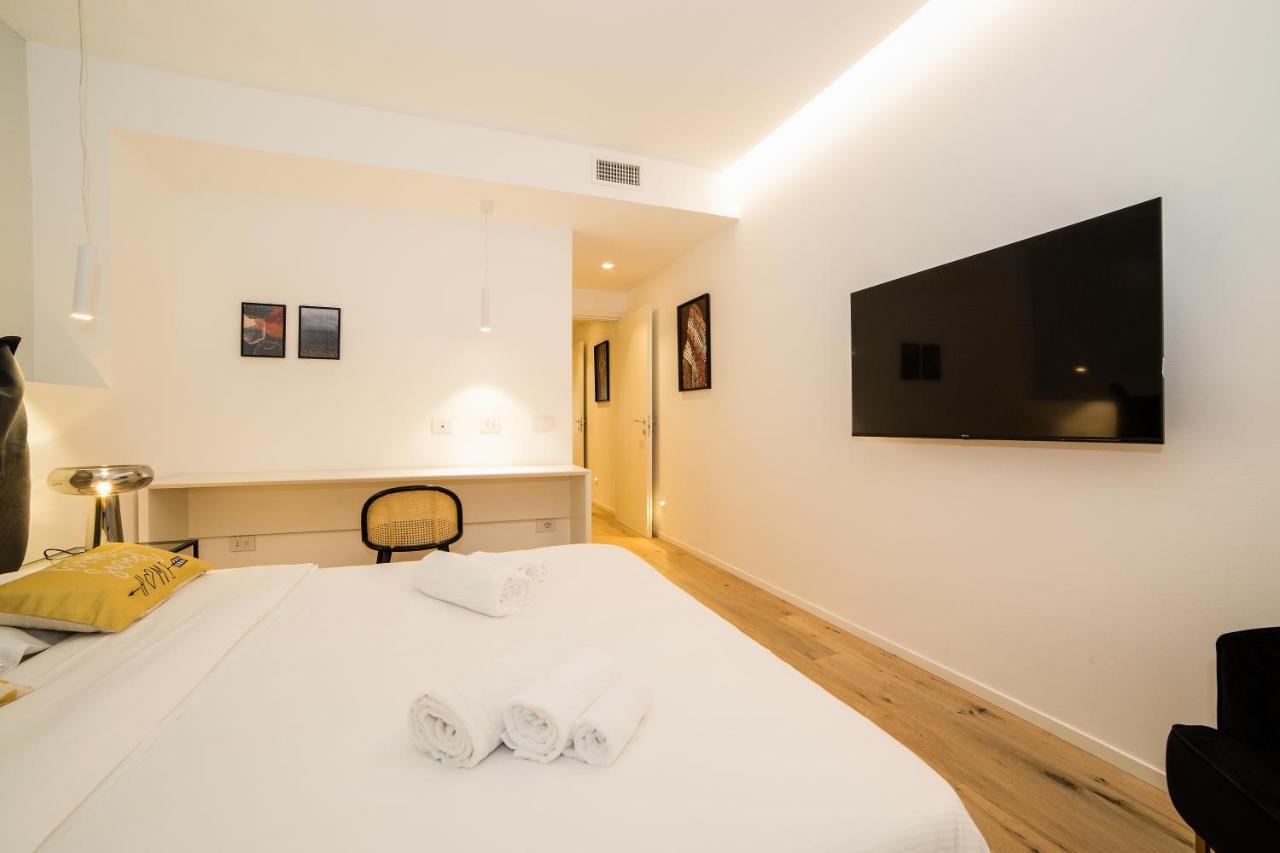 Milan Chic Luxury Apartments-Hosted By Sweetstay Exterior photo